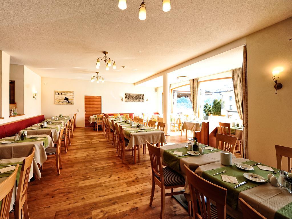 Hotel Roeck Garni フィス エクステリア 写真