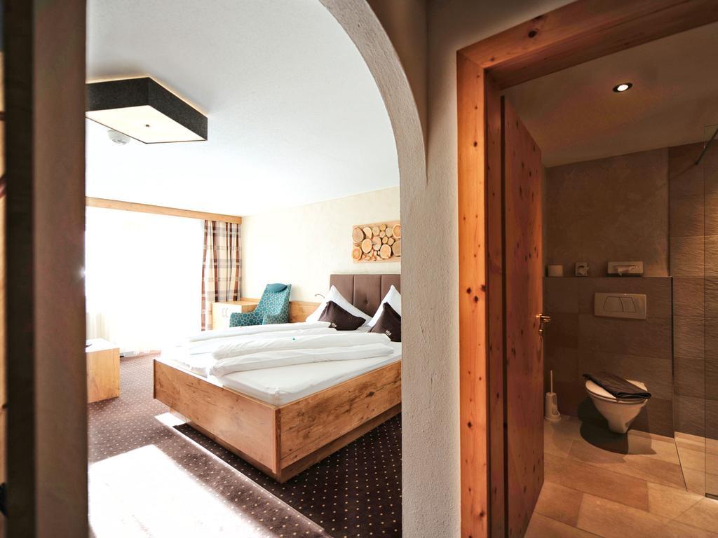 Hotel Roeck Garni フィス エクステリア 写真