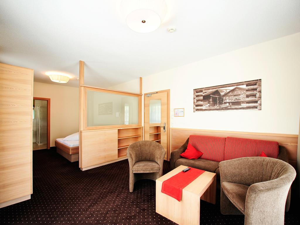 Hotel Roeck Garni フィス エクステリア 写真