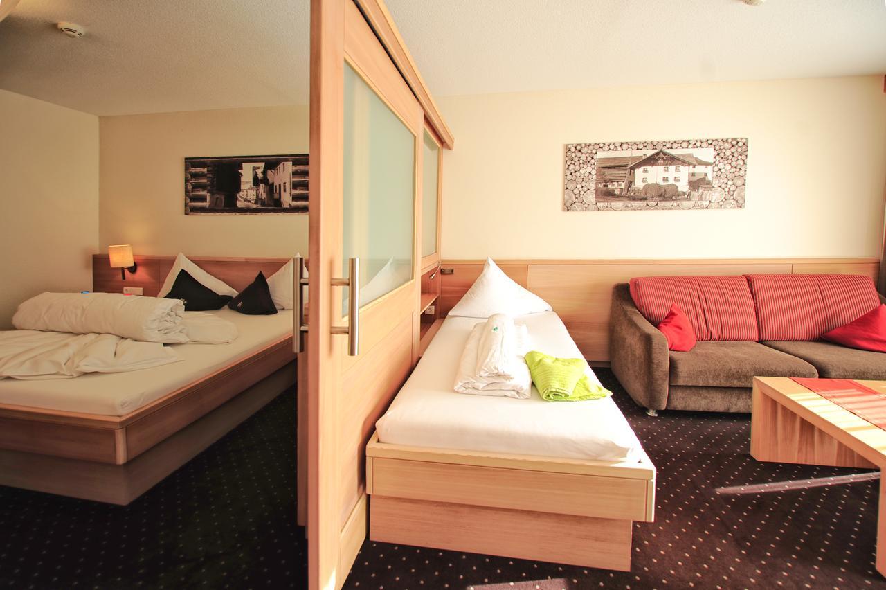 Hotel Roeck Garni フィス エクステリア 写真